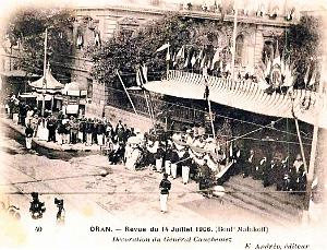 3079- Oran - Boulevard Malakoff - Revue du 14 Juillet 1906